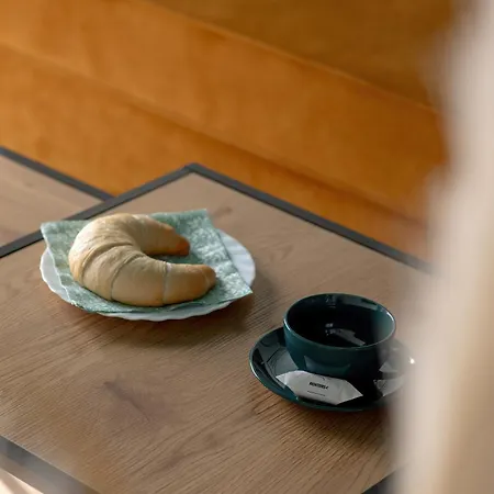 Unique Marina 1 With Spacious Balcony In By Renters Apartman *