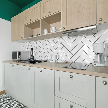 Unique Marina 1 With Spacious Balcony In By Renters *