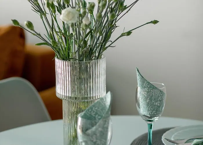 Unique Marina 1 With Spacious Balcony In By Renters Apartment *